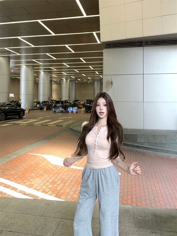 여성 슬림핏 5부소매 헨리넥 버튼 티셔츠 부드러운 텐셀 신축성 좋은 깔끔한 여름 데일리룩 오피스룩 베이직 봄 여름 13268 - 상세 이미지 4