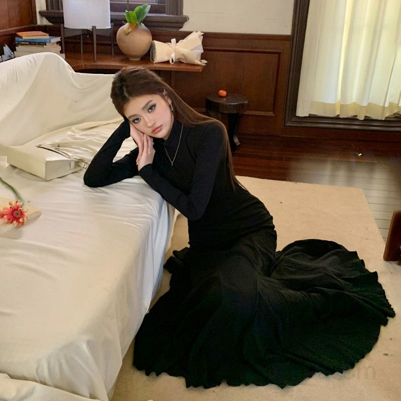 여성 목폴라 터틀넥 긴팔 슬림핏 하이웨스트 머메이드 라인 롱 원피스 니트 드레스 우아한 고급스러운 페미닌 하객룩 오피스룩 데일리 출근룩 봄 가을 간절기 8590