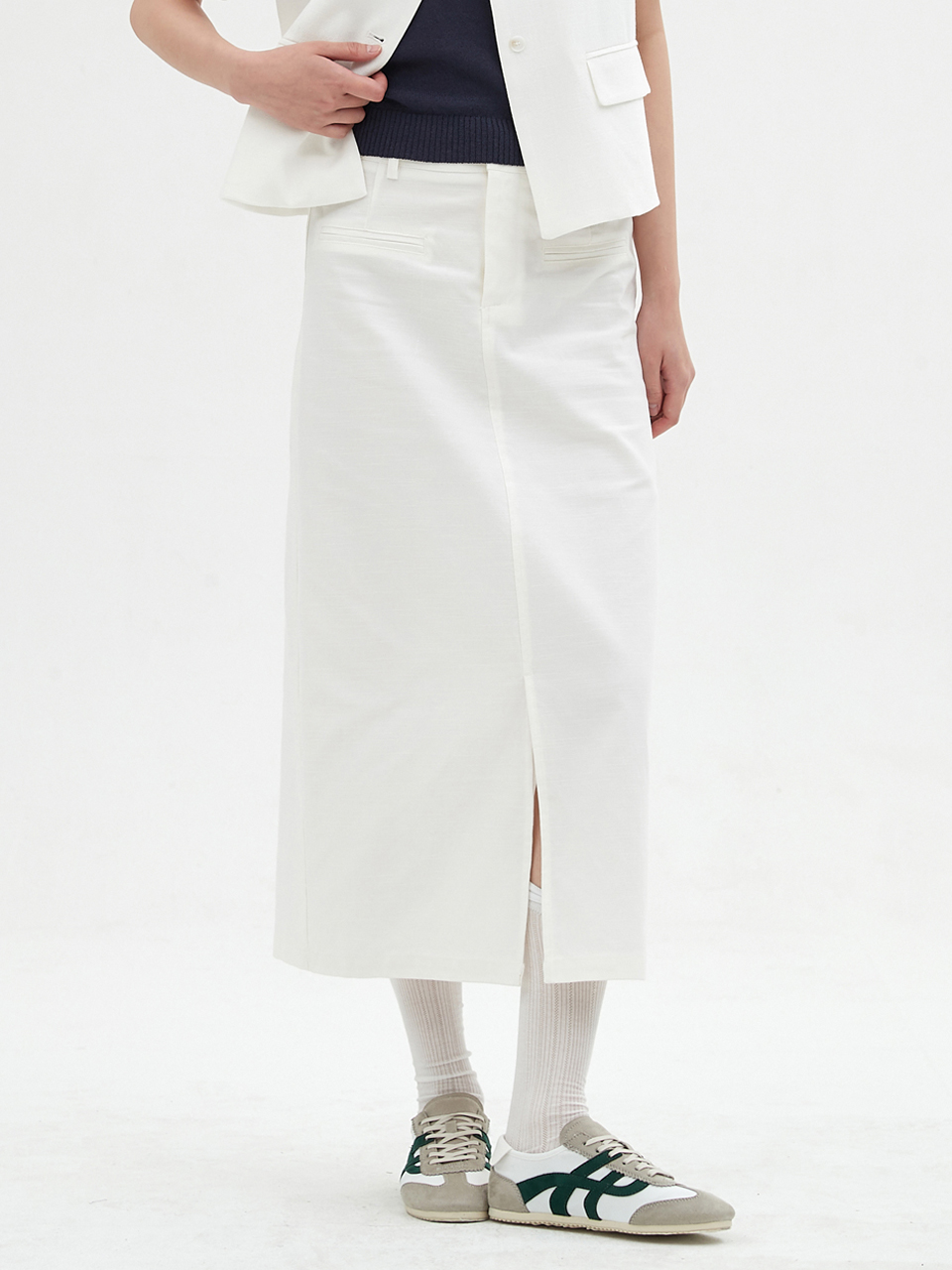 [엘씨브이] LINEN FRONT-SLIT LONG SKIRT_WHITE - 상품 이미지