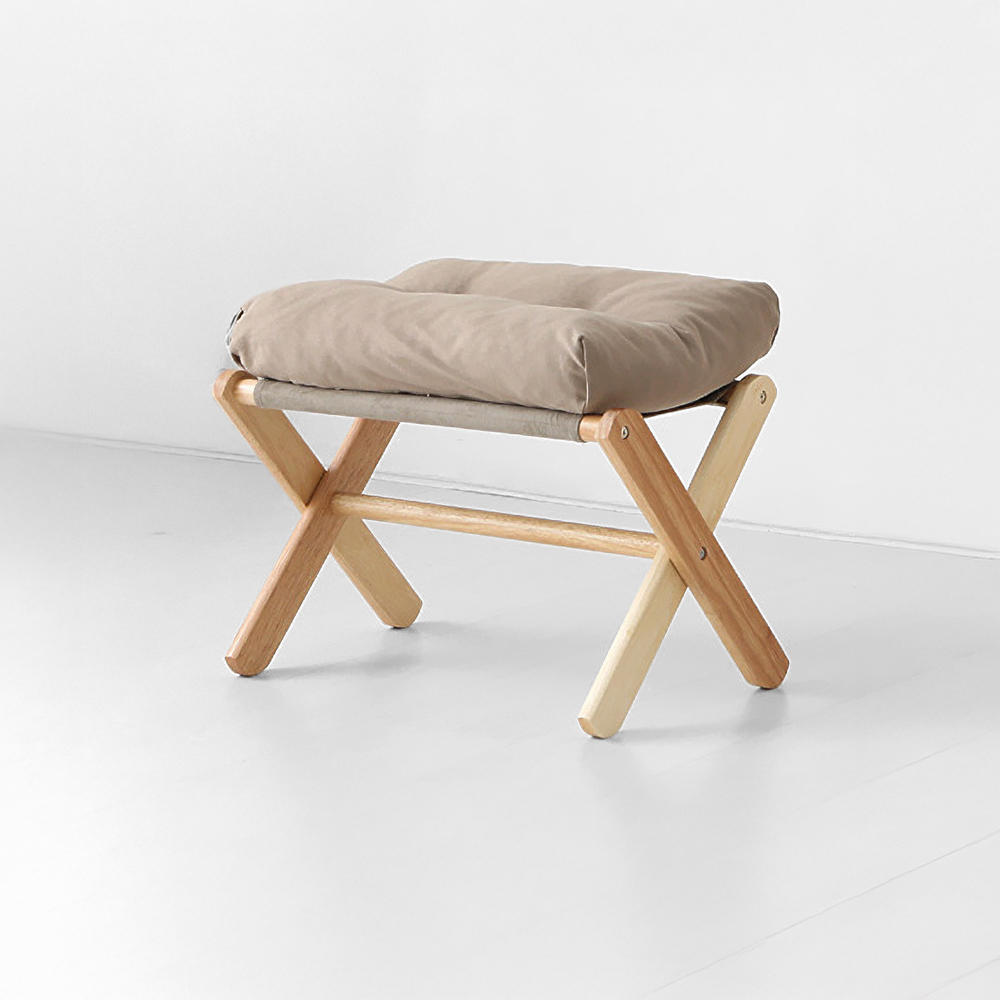 스누그 접이식스툴 고무나무 내추럴 브라운 6135.9385