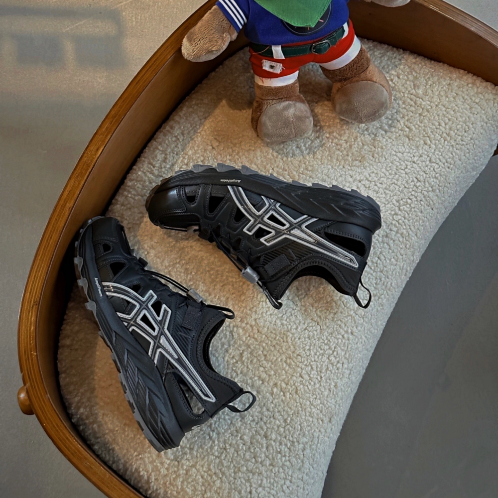 아식스 젤 소노마 SE 샌들 블랙 공용