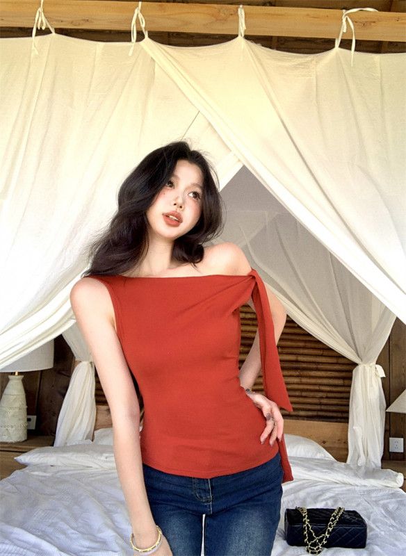 여성 오프숄더 슬림핏 민소매 스트링 비대칭 보트넥 블라우스 오피스룩 데일리룩 봄 여름 13267 - 상세 이미지 3