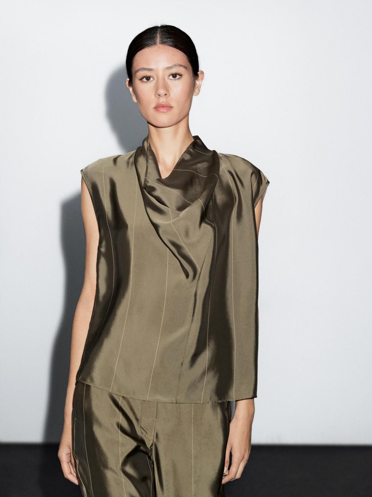 마시모두띠 실키 드레이프 스트라이프 민소매 블라우스 5109/861 KHAKI - 상품 이미지