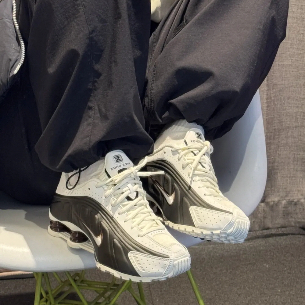 나이키 Shox R4 화이트 티라미수 W AR3565-104 - 상품 이미지