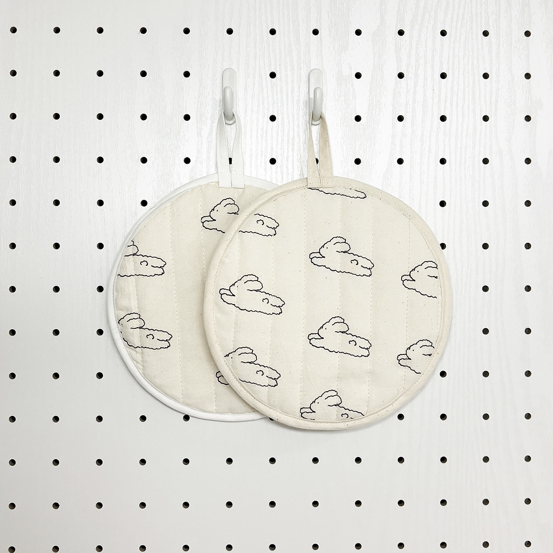 토끼패턴 누빔 원형 냄비손잡이 냄비장갑 엄마의주머니 천아트반제품