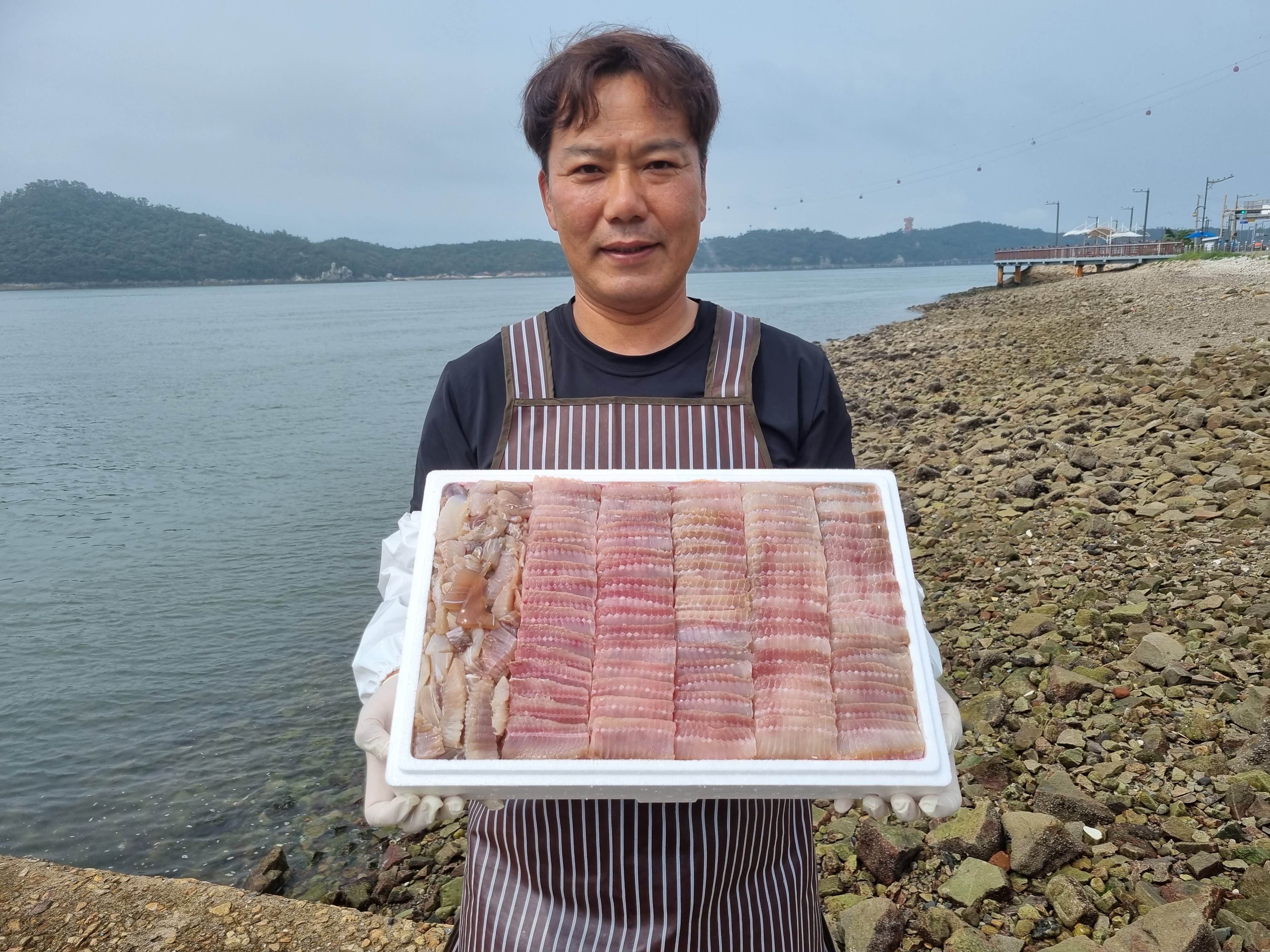 수라한상 40년 전통 국내산 목포 신안 삭힌 흑산도 홍어 회 애 삼합