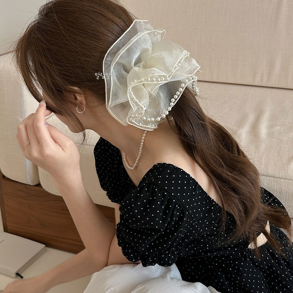 풍성한 비즈 진주 헤어슈슈 포니테일 빅스크런치 러블리 왕곱창머리끈 - 상품 이미지