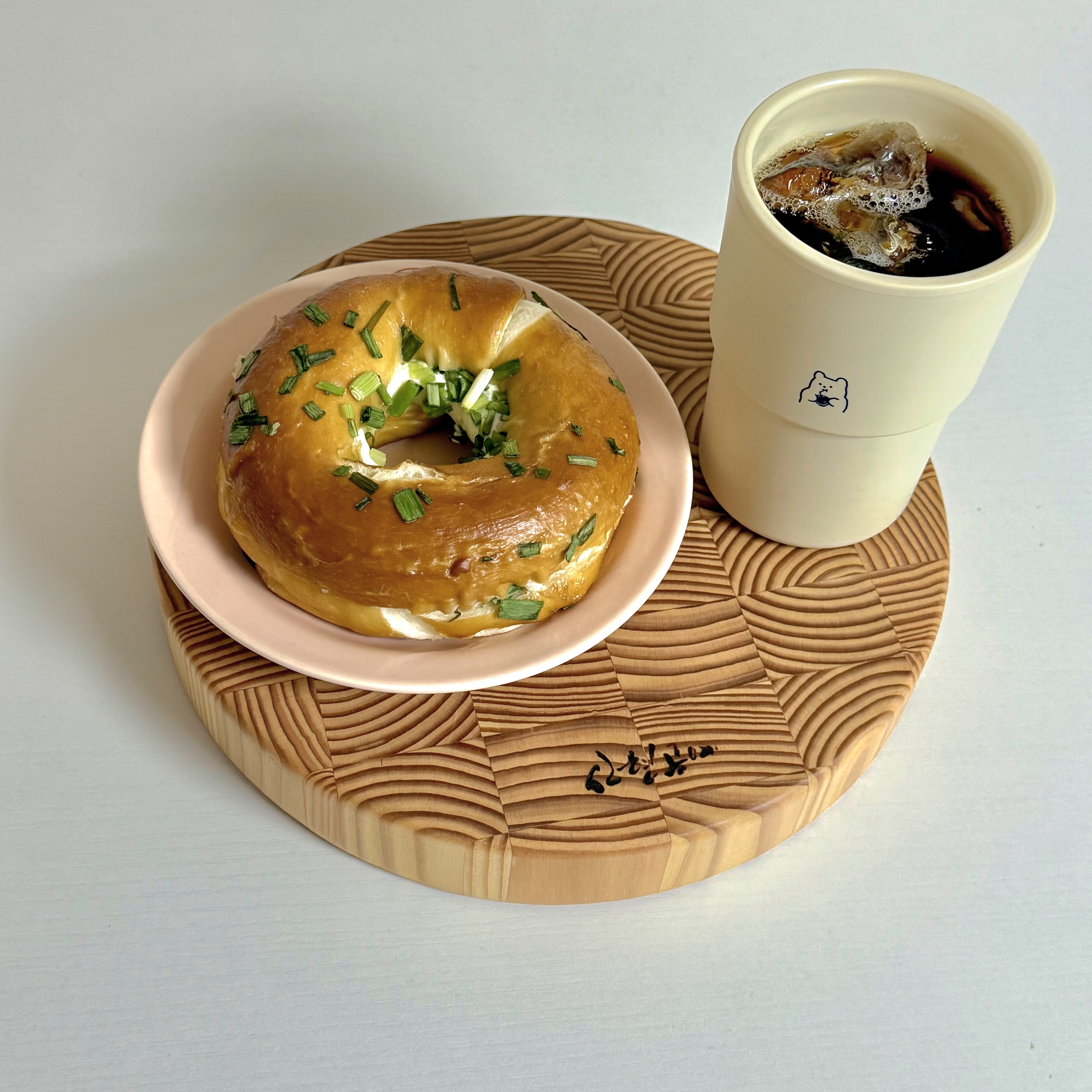 신현공예 라치 홍송 주방 통원목 우드 수제 양면 위생 플레이팅 원형 대 엔드그레인 나무도마 - 상세 이미지 3