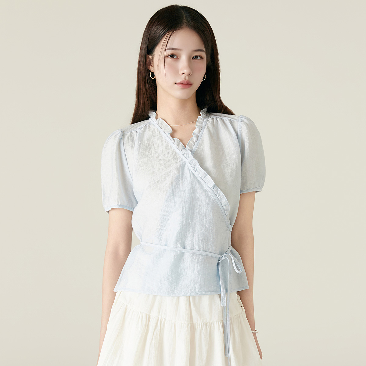 로엠 프릴 랩 디테일 블라우스 RMBLF38RT7 - 상세 이미지 2