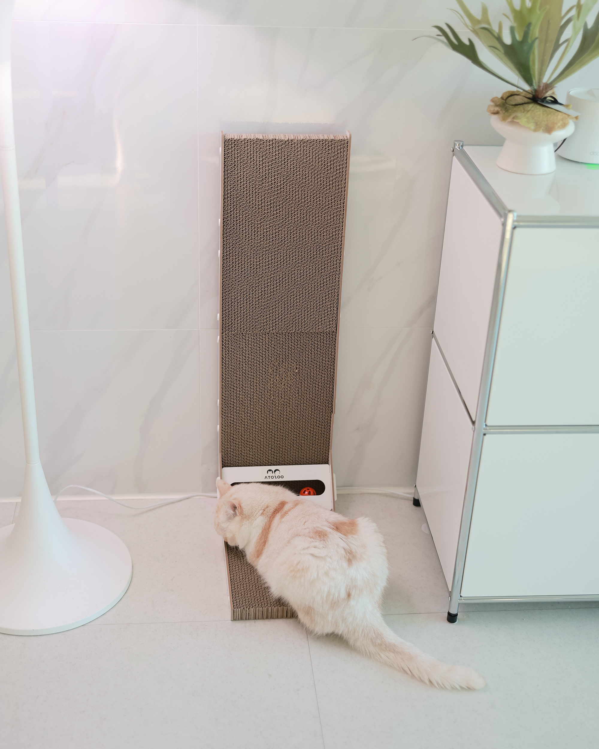 아토주 엘라인 고양이 수직 스크래쳐 83cm 화이트