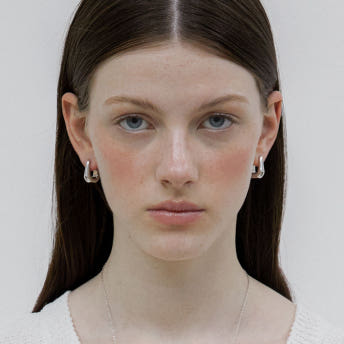 [바이이에르] Shopper bag one touch earrings (Silver) BH7E53720WBXXX - 상세 이미지 3