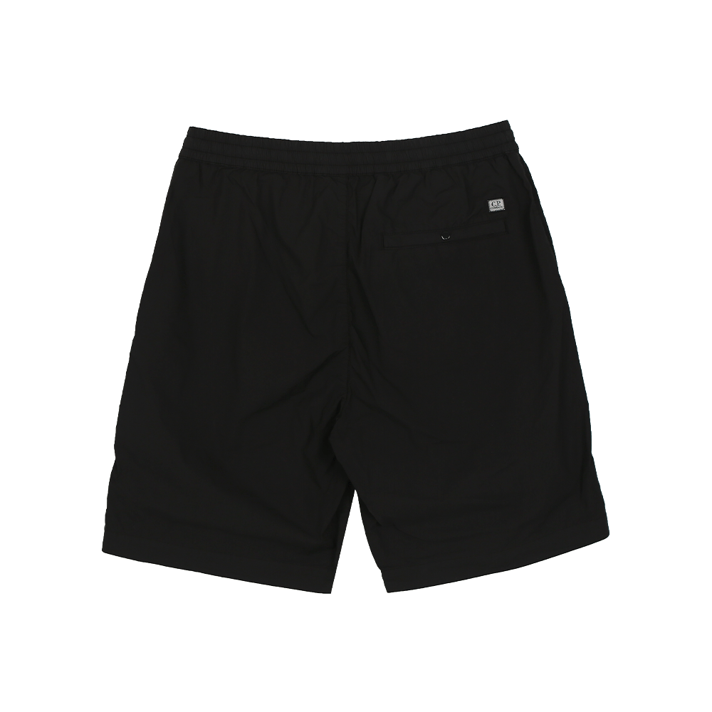CP컴퍼니 렌즈 카고 쇼츠 팬츠 18CMBE172A 006439G 999 (2025 S/S) SIZE 48 - 상세 이미지 2
