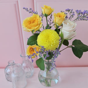 유스풀몰 미니꽃병포함구성 소형 랜덤혼합꽃(3~5줄기) 생화 꽃배달싼곳 솔직 후기 | 실사용자 리뷰 분석 - 상품 이미지 1