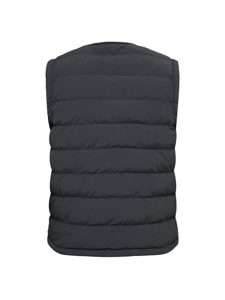 아이더 경량 패딩 조끼 착용 사진