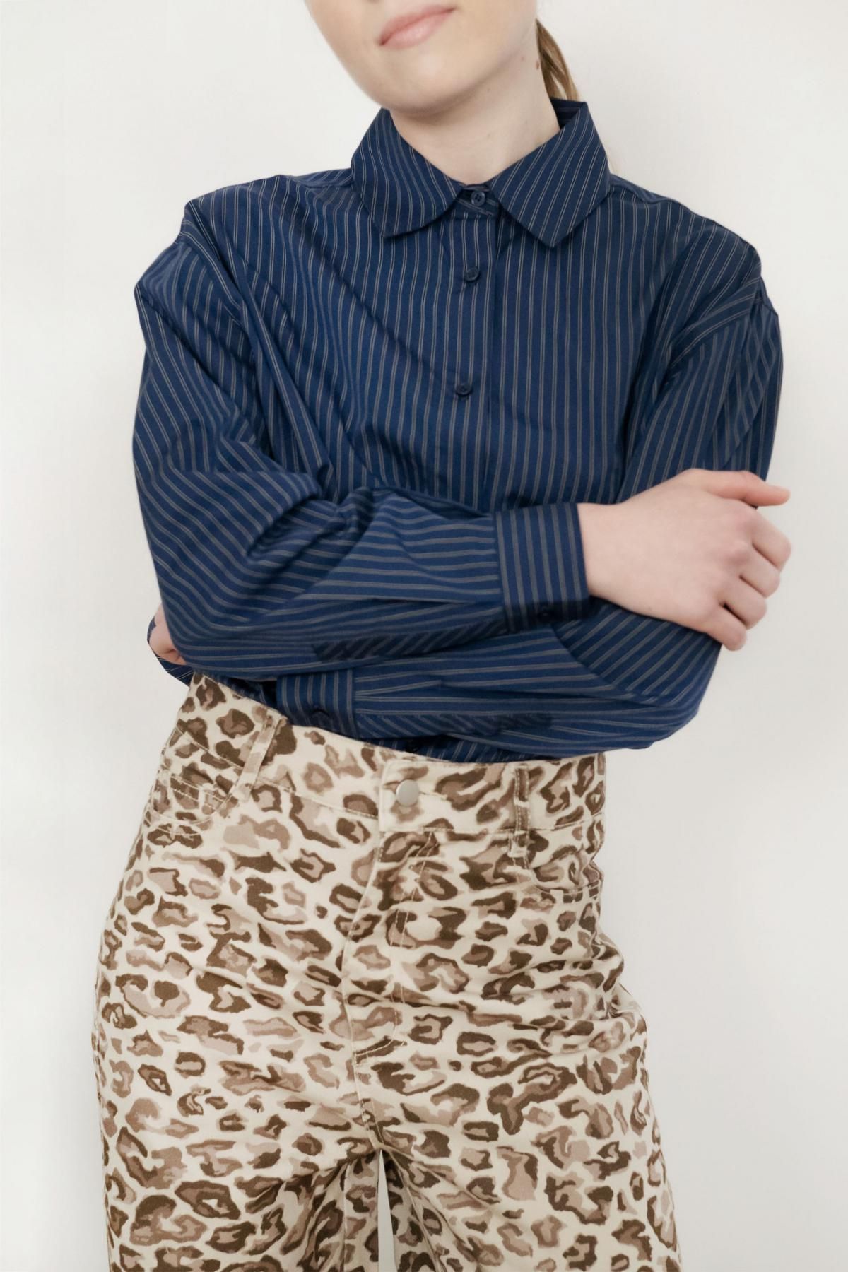 타이니코튼 스트라이프 네이비 릴렉스핏 롱슬리브 셔츠 AW25-621S02 ONE COLOR - 상세 이미지 4