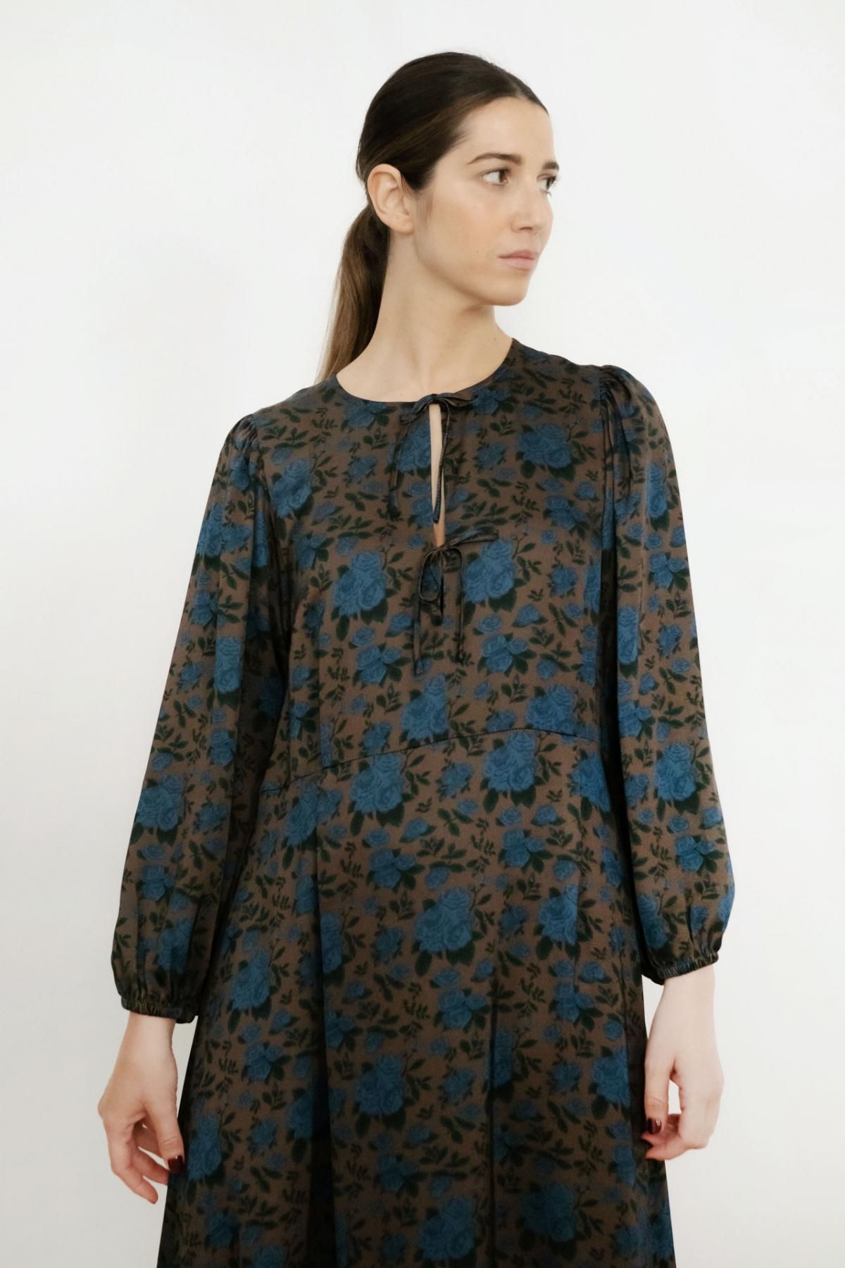 타이니코튼 다크 브라운 플라워패턴 미디 원피스 AW25-613M05 ONE COLOR - 상세 이미지 3