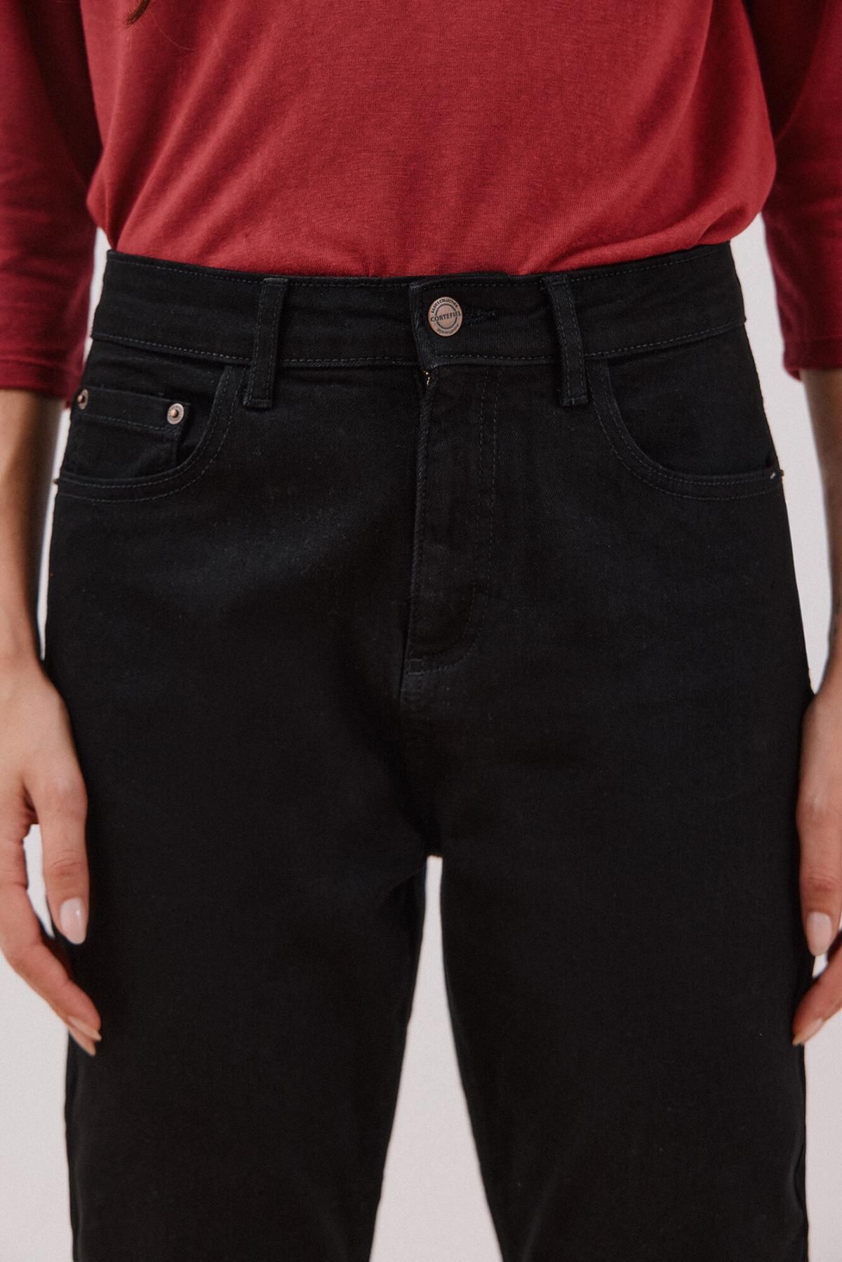 꼬르떼피엘 슬림핏 블랙 데님 맘 진 8880968 NEGRO - 상세 이미지 3