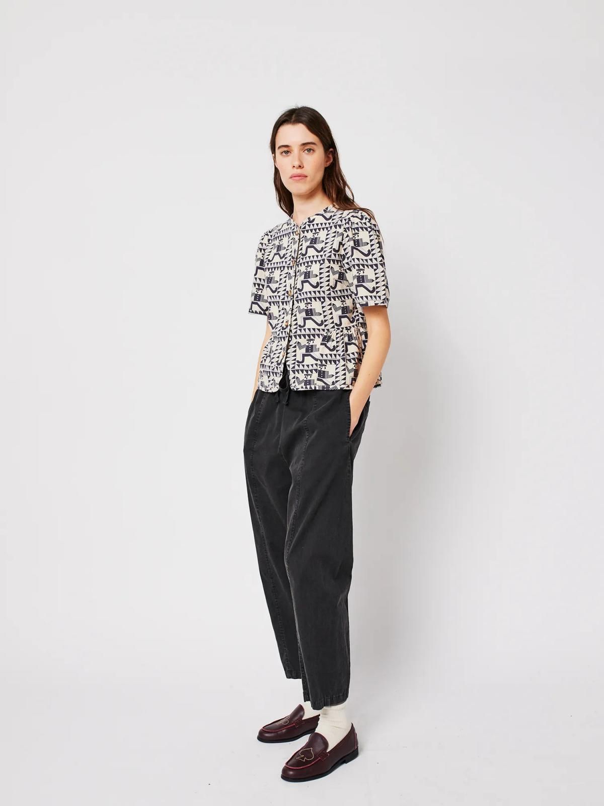 보보쇼즈 패턴 오가닉코튼 페플럼 블라우스 B225AD023 ONE COLOR - 상세 이미지 5