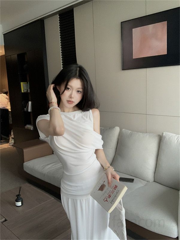 여성 언발란스 숄더탑 드레이프 맥시 롱스커트 투피스 하객룩 데이트룩 오피스룩 슬림핏 페미닌 우아한 격식룩 데일리 봄 여름 코디 추천 - 상세 이미지 3