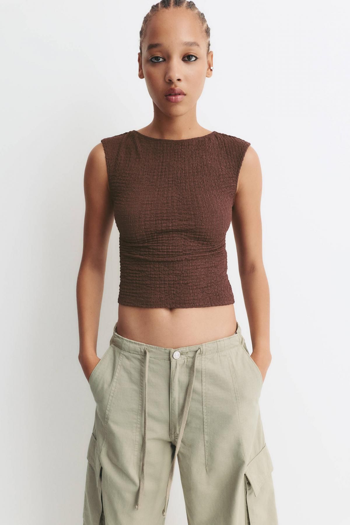 풀앤베어 텍스처 오픈백 민소매 티셔츠 7151/304 BROWN - 상세 이미지 2