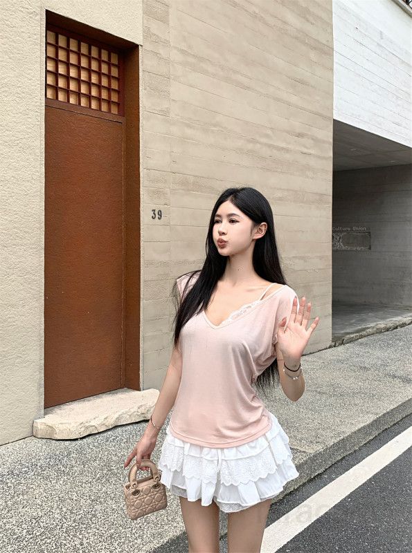 여성 브이넥 반팔 티셔츠 레이스 미니 스커트 투피스 데일리 캐주얼 캠퍼스룩 러블리 여리여리핏 신축성 봄 여름 코디 - 상세 이미지 2