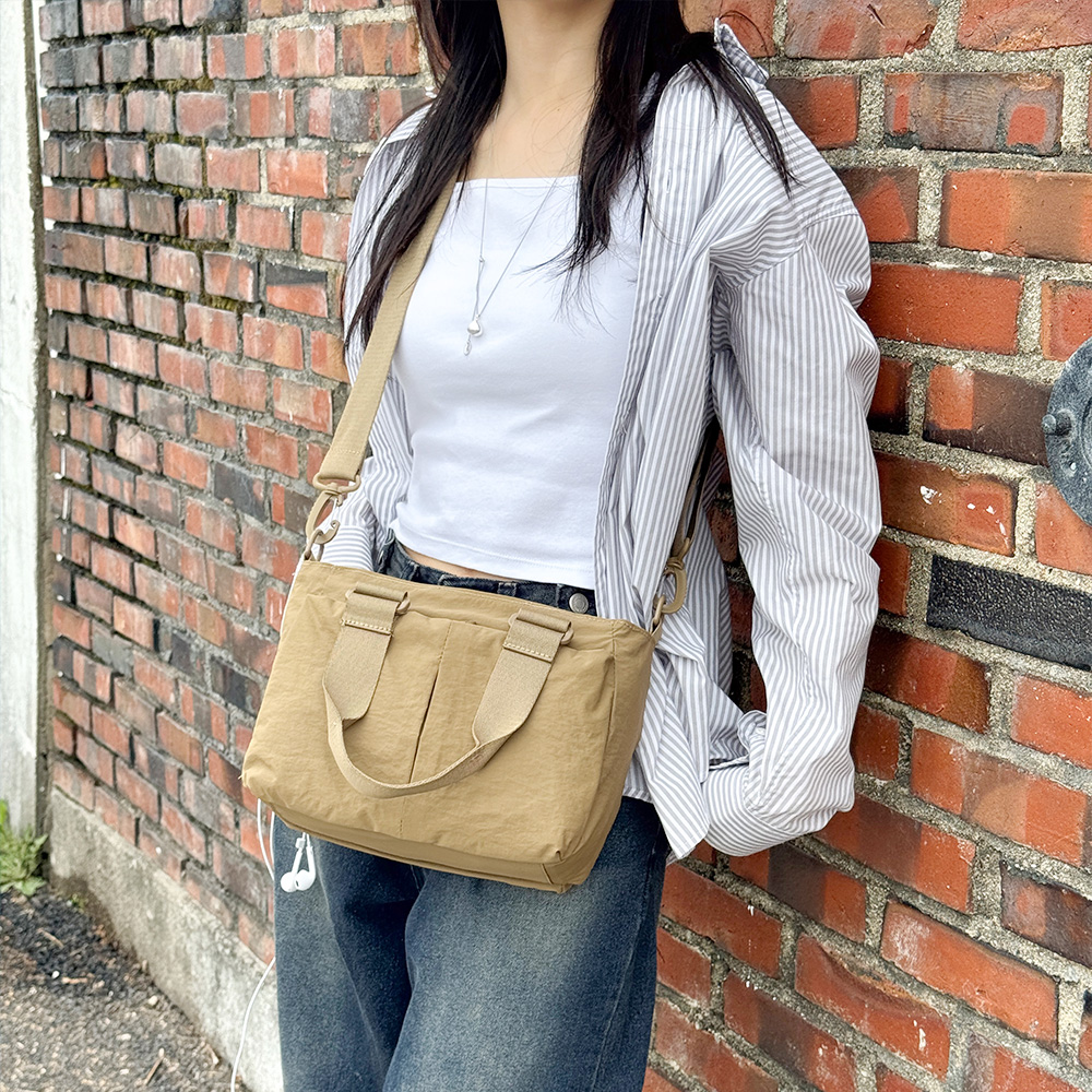 가벼운 나일론 미디엄 토트 크로스백 엄마 나들이 외출 손잡이달린가방 경량 천 핸드백 - 상세 이미지 3