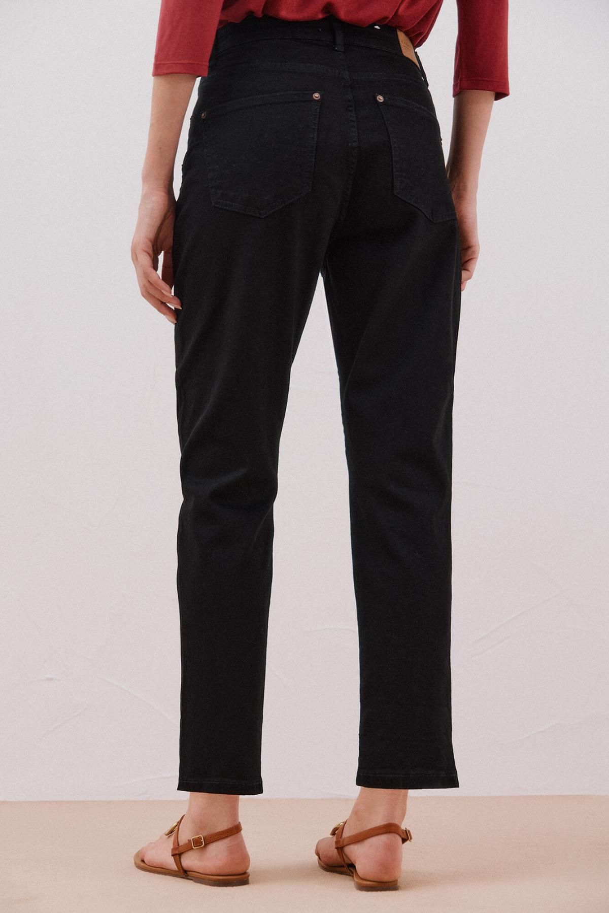 꼬르떼피엘 슬림핏 블랙 데님 맘 진 8880968 NEGRO - 상세 이미지 4
