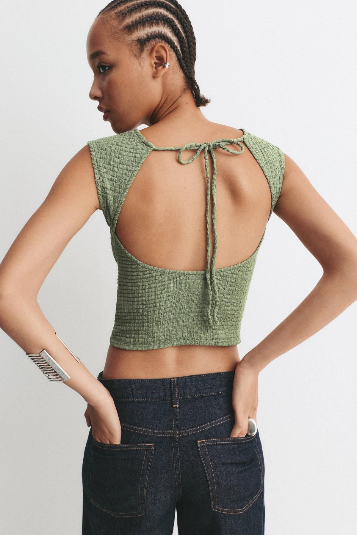 풀앤베어 텍스처 오픈백 민소매 티셔츠 7151/304 PALE KHAKI - 상세 이미지 3