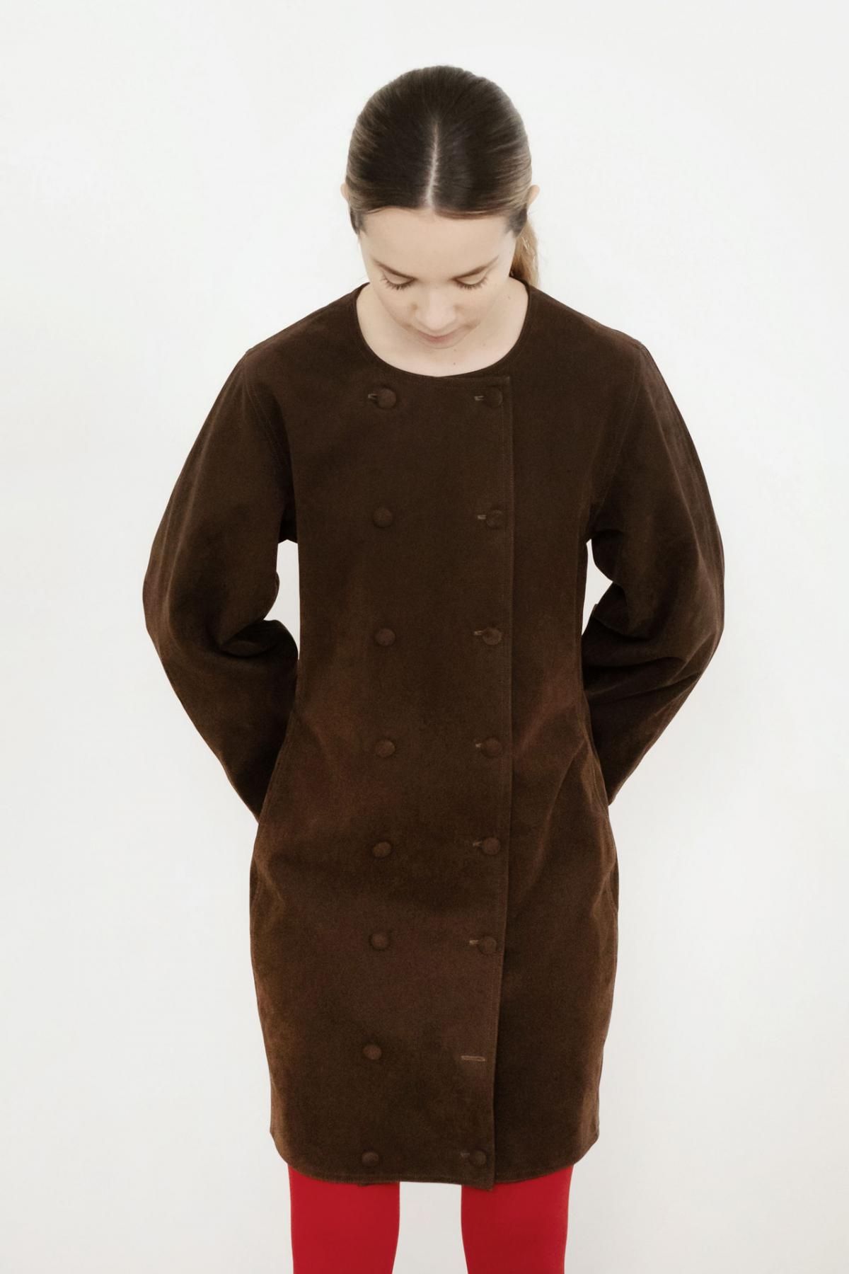 타이니코튼 다크브라운 스웨이드 버튼 미니 원피스 AW25-716M05 ONE COLOR - 상세 이미지 3