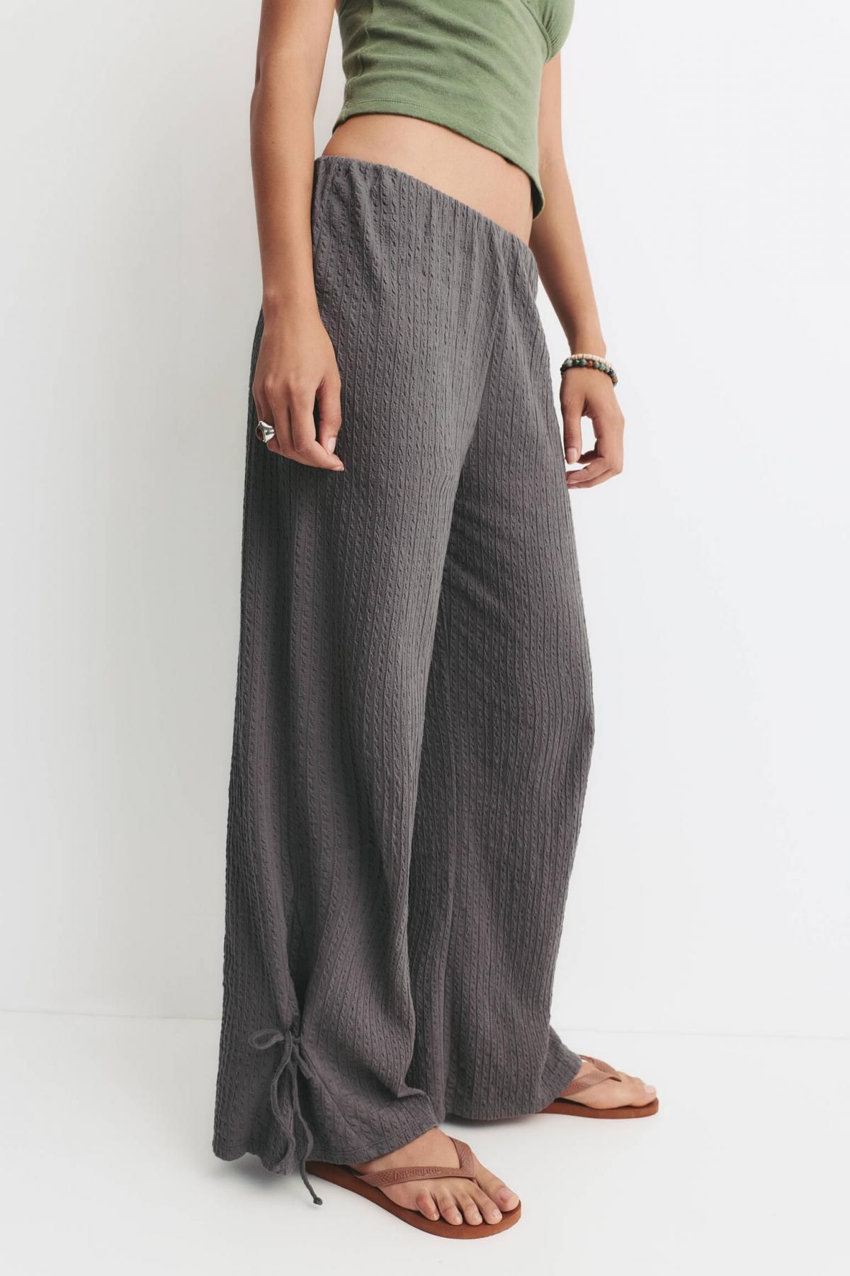 풀앤베어 내추럴 러스틱 텍스처 와이드 니트 팬츠 7675/390 ANTHRACITE GREY - 메인 이미지