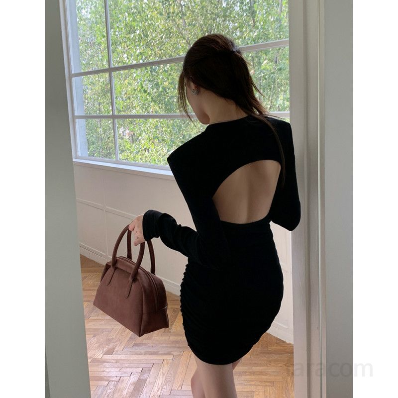 여성 라운드넥 백리스 셔링 슬림핏 미니 원피스 섹시 바디콘 긴팔 시티룩 데이트룩 봄 가을 - 상세 이미지 4