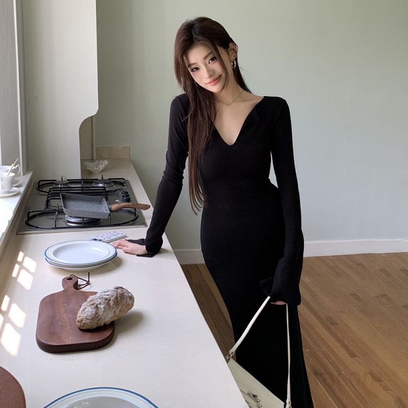 여성 브이넥 긴팔 롱 원피스 슬림핏 바디라인 골지 하이웨이스트 데일리 시티워크룩 페미닌 모던 우아한 봄 가을 - 상세 이미지 2