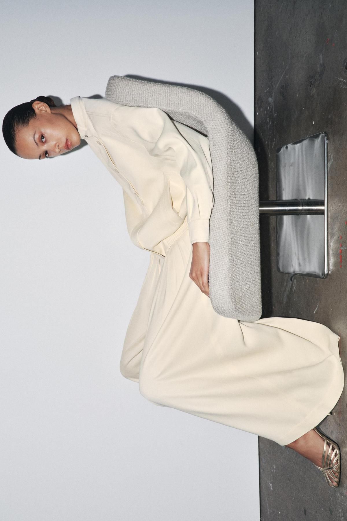 자라 미드라이즈 비스코스 플리츠 와이드 팬츠 7977/823 ECRU - 상세 이미지 4