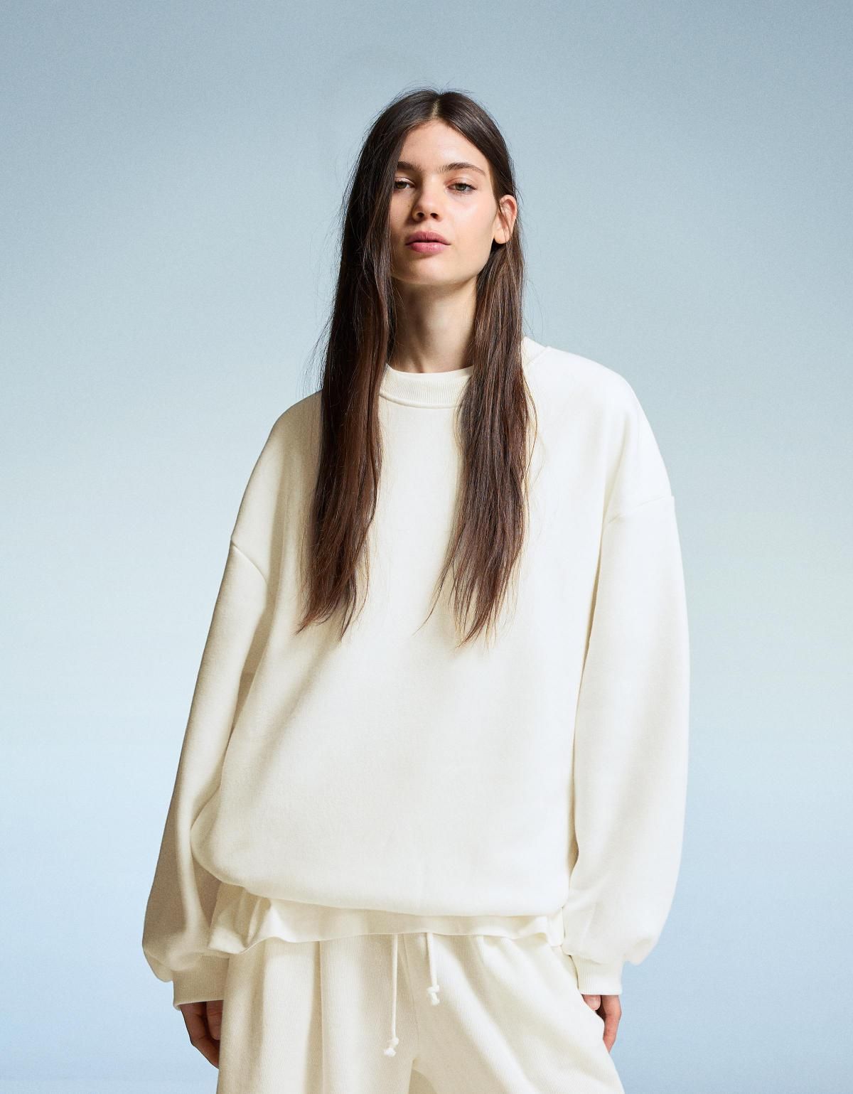 버쉬카 오버사이즈 베이직 포켓 맨투맨 7056/700 OFF WHITE - 상세 이미지 3