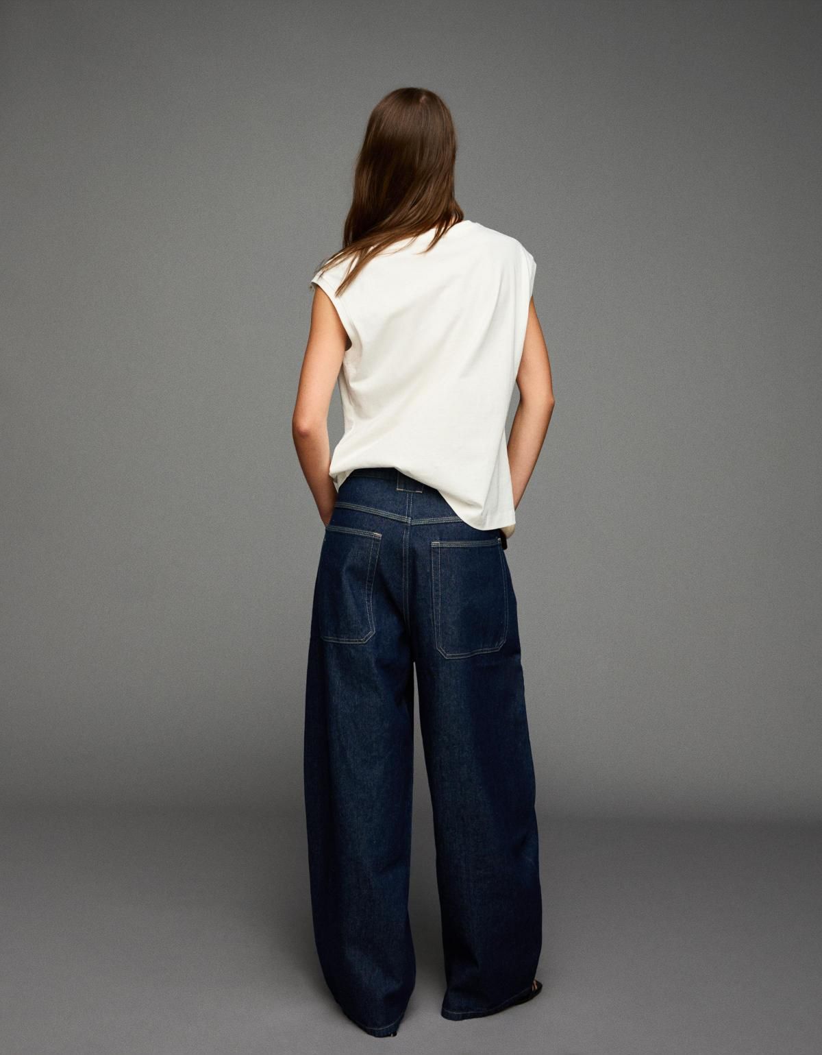 버쉬카 미니멀 화이트 민소매 탑 7594/093 OFF WHITE - 상세 이미지 5