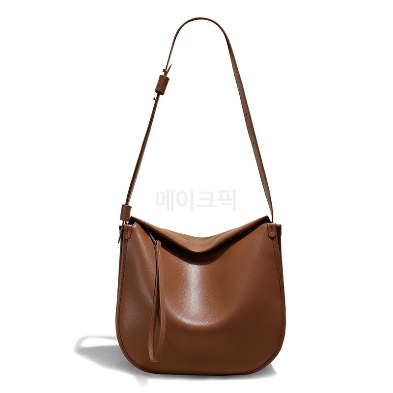 여성 대용량 가죽 숄더백 고급스러운 데일리 메신저백 편안한 착용감 외출 필수 아이템 스타일리시한 디자인 - 상세 이미지 4