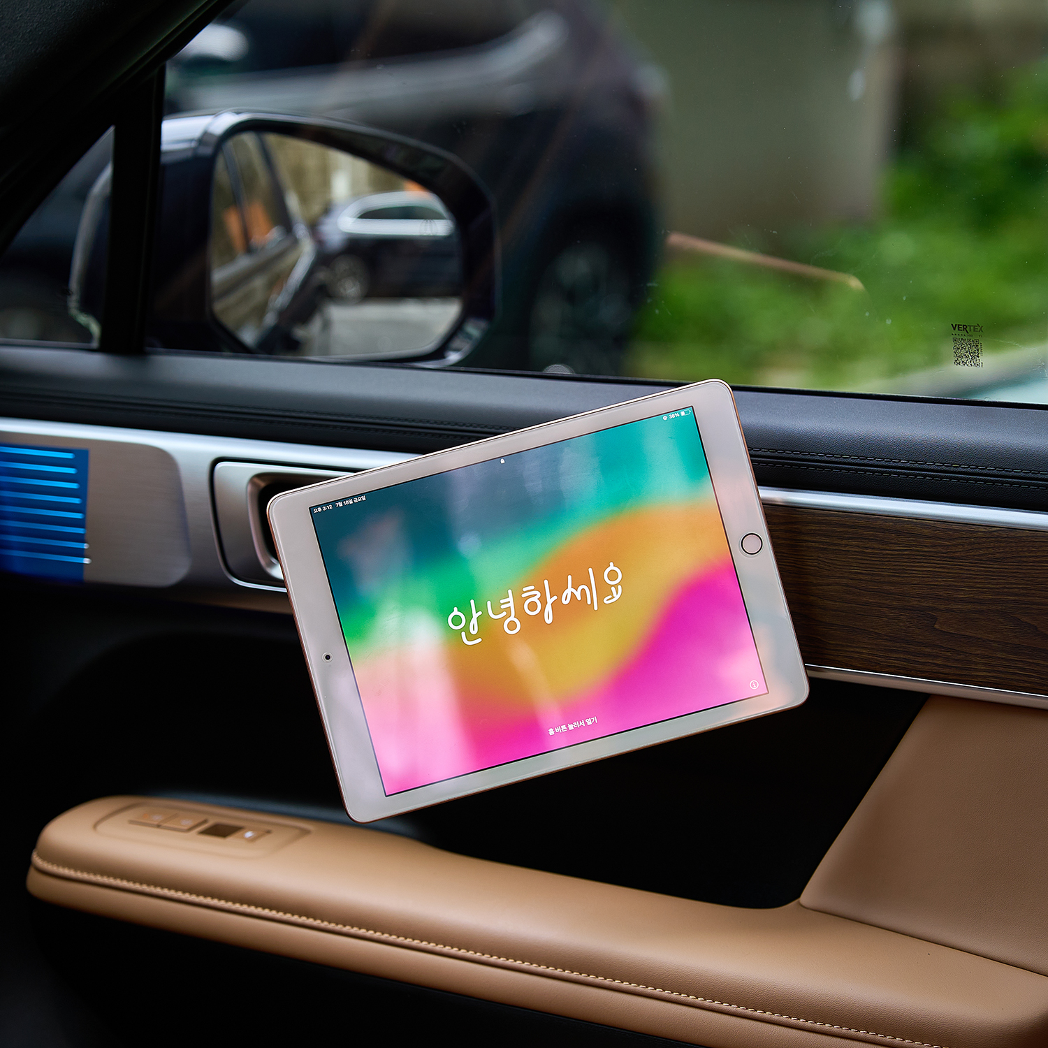 리센 진공 흡착식 핸드폰 맥세이프 거치대 대쉬보드 이지스냅