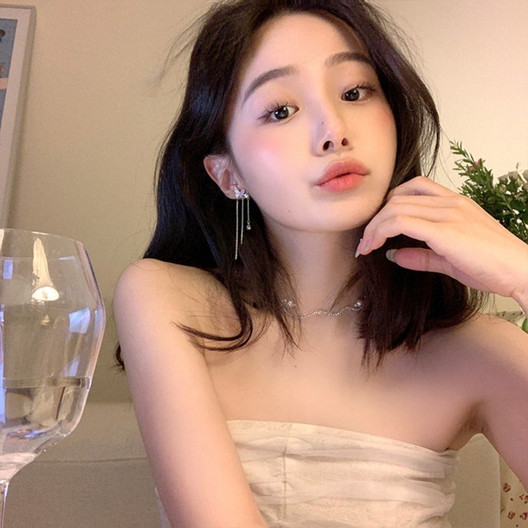 언발란스 버터플라이 롱 드롭 귀걸이 - 상품 이미지
