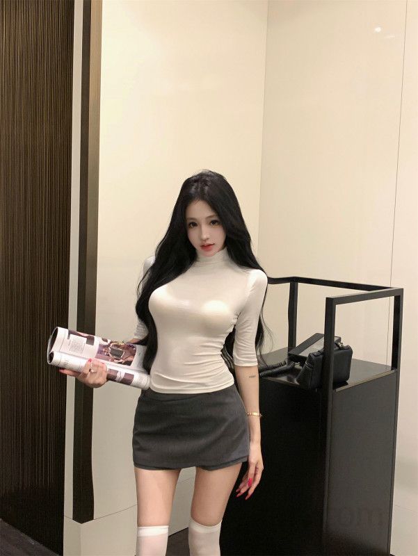 여성 반목 슬림핏 스판 반소매 티셔츠 숏 스커트팬츠 치마바지 투피스 데일리룩 오피스룩 출근룩 봄 여름 코디 - 상세 이미지 3