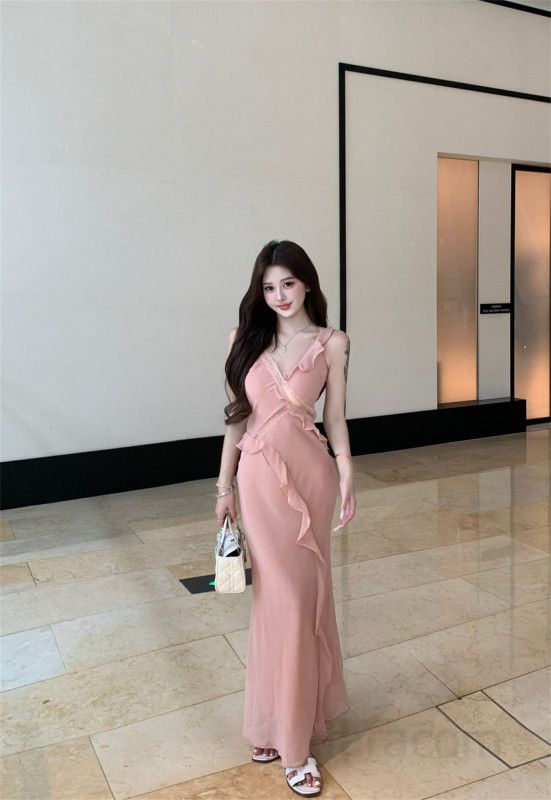 여성 우아한 브이넥 프릴 쉬폰 롱 원피스 셀프웨딩 하객룩 돌잔치 데이트 파티룩 언발 플레어 봄 여름 드레스 - 상세 이미지 3