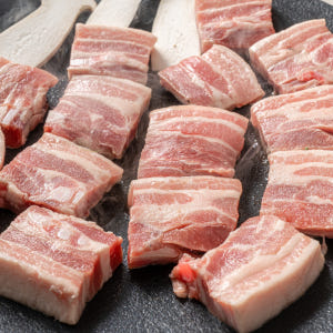 고기중독 삼겹살 2kg 통삼겹 냉삼 목전지 구이용 냉동 수입 맛있게 먹은 솔직 후기 - 상품 이미지 3