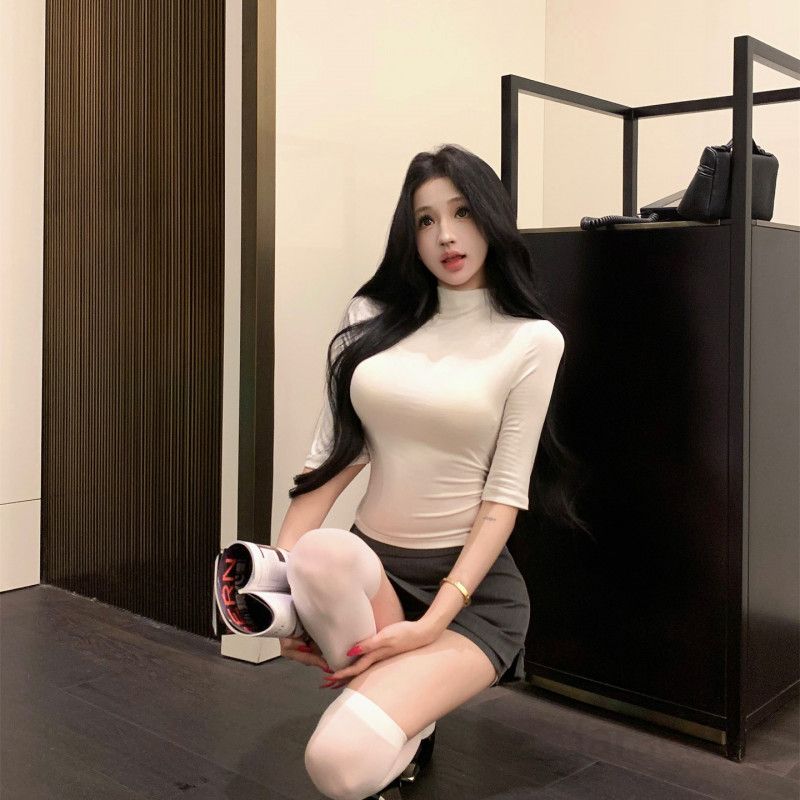 여성 반목 슬림핏 스판 반소매 티셔츠 숏 스커트팬츠 치마바지 투피스 데일리룩 오피스룩 출근룩 봄 여름 코디 - 상세 이미지 5