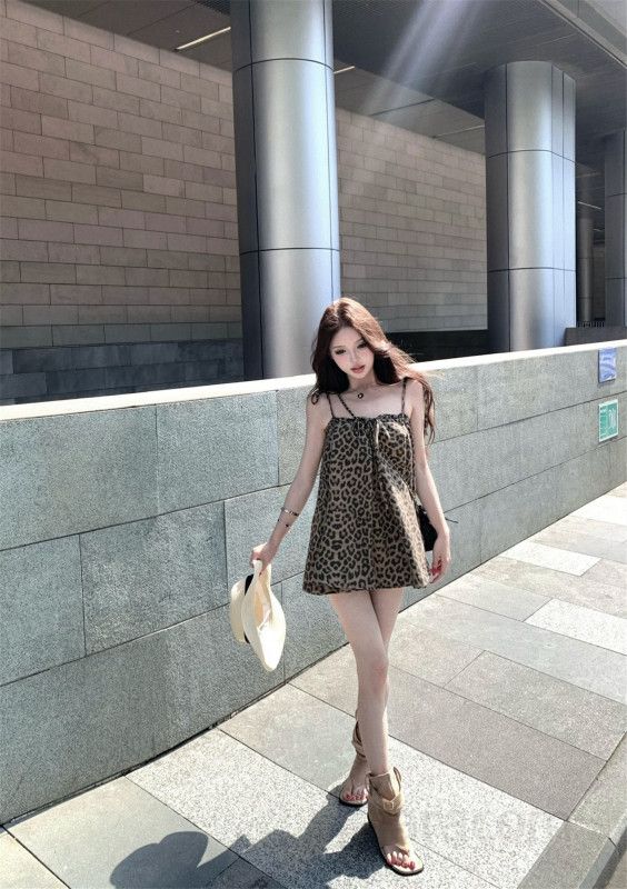 여성 루즈핏 오버핏 민소매 나시 미니 원피스 여름 비치웨어 롱티셔츠 바캉스룩 캐주얼 데일리룩 - 상세 이미지 4