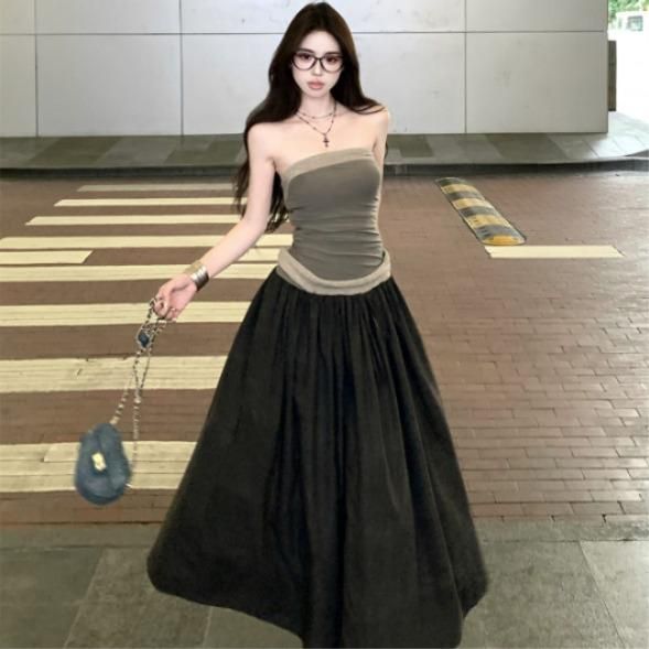 여성 배색 주름 셔링 튜브탑 플레어 롱 원피스 하이웨이스트 여리여리 청순 섹시 우아한 하객룩 데이트룩 휴양지 봄 여름 - 상품 이미지