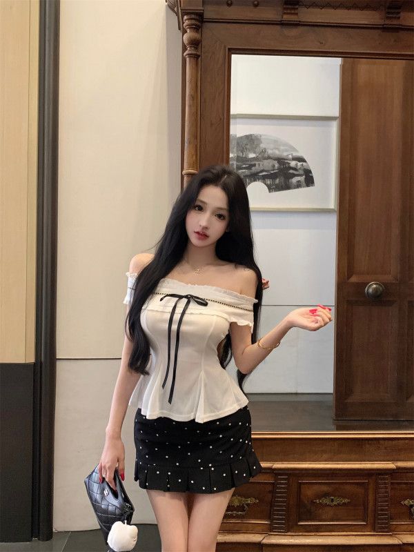 여성 반팔 오프숄더 블라우스 도트 미니 스커트 투피스 코디 봄 여름 데이트룩 바캉스룩 - 상세 이미지 4