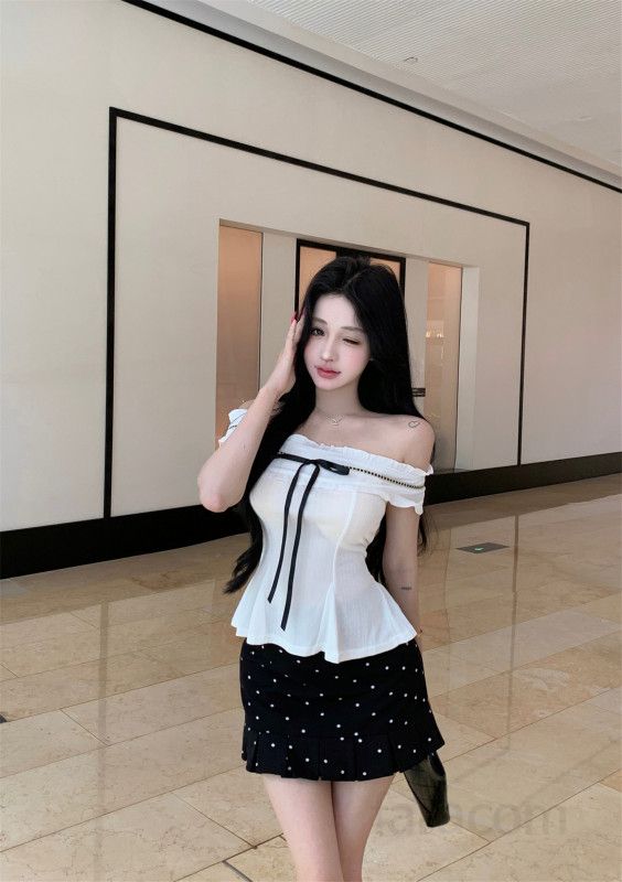 여성 반팔 오프숄더 블라우스 도트 미니 스커트 투피스 코디 봄 여름 데이트룩 바캉스룩 - 상세 이미지 3