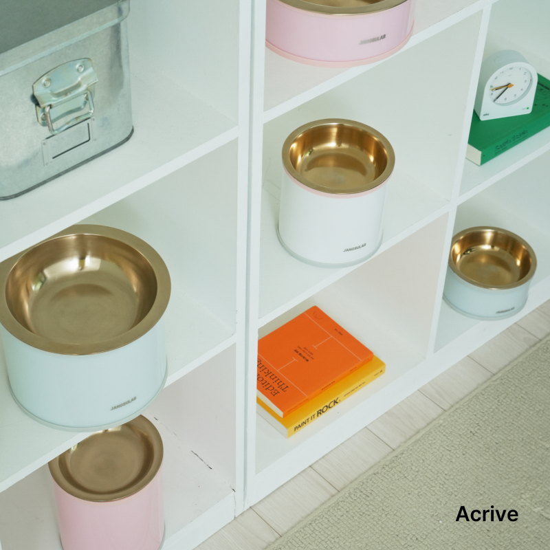 장수연구소 아크리브 강아지 고양이 밥그릇 물그릇 방짜유기 식탁 식기 제품 이미지