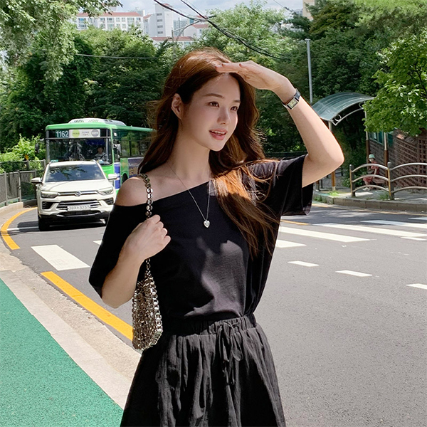 에르나 루즈핏 오프숄더 반팔 티셔츠 ts4672 - 상품 이미지