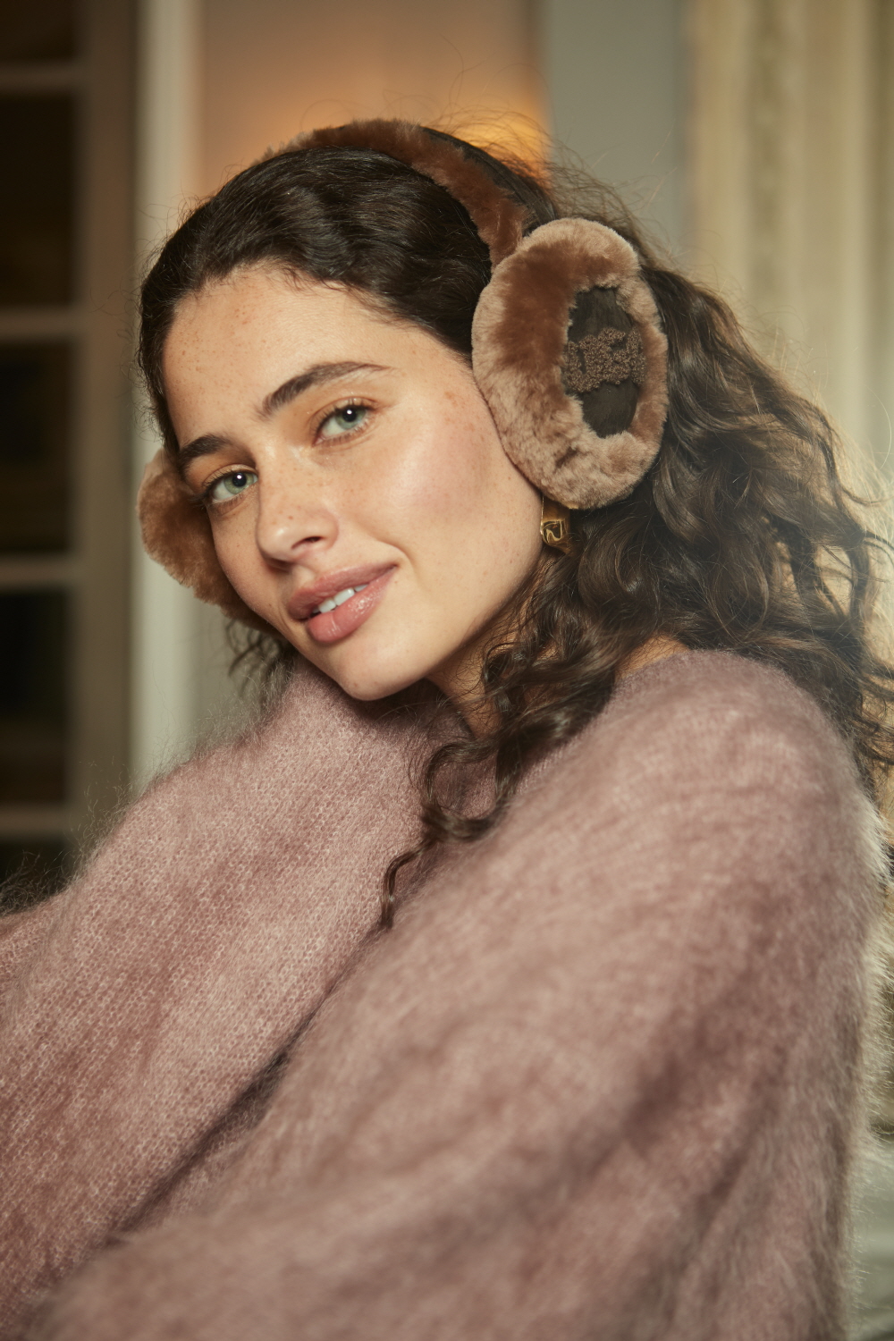 호주 어그 25FW 오즈웨어 UGG 로고 양털 귀마개 CS007II - 상세 이미지 3