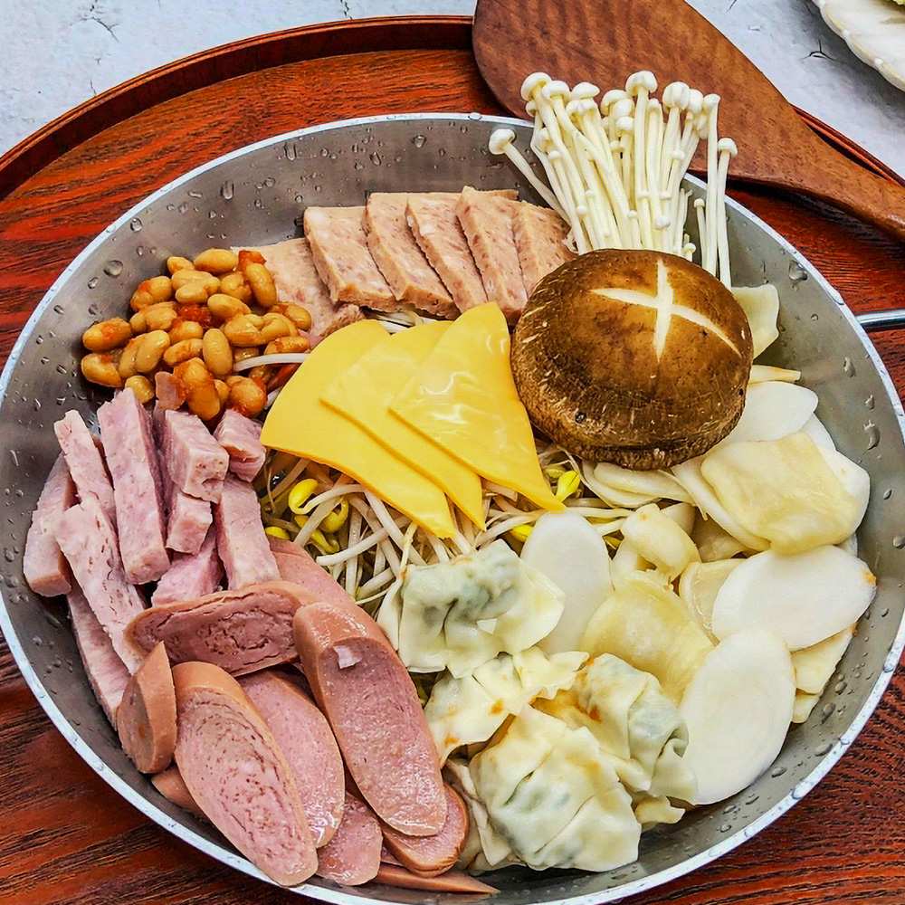 그곳에가면 산지직송 이태원 햄폭탄 부대찌개 1+1팩 푸짐한 정통 레시피 밀키트 - 상세 이미지 3